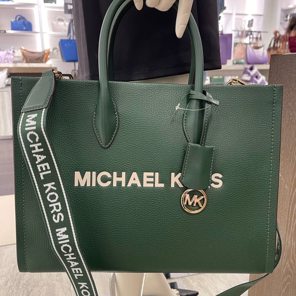 MICHAEL KORS Mirella Medium EW Pebbled Leather Tote Bag
Moss
NWT - Picture 16 of 16